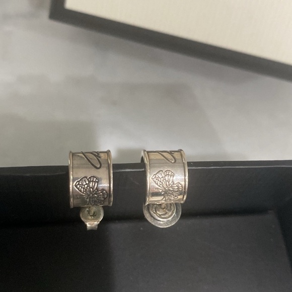 GUCCI EARRINGS Silver Flora Design - Picture 3 of 9